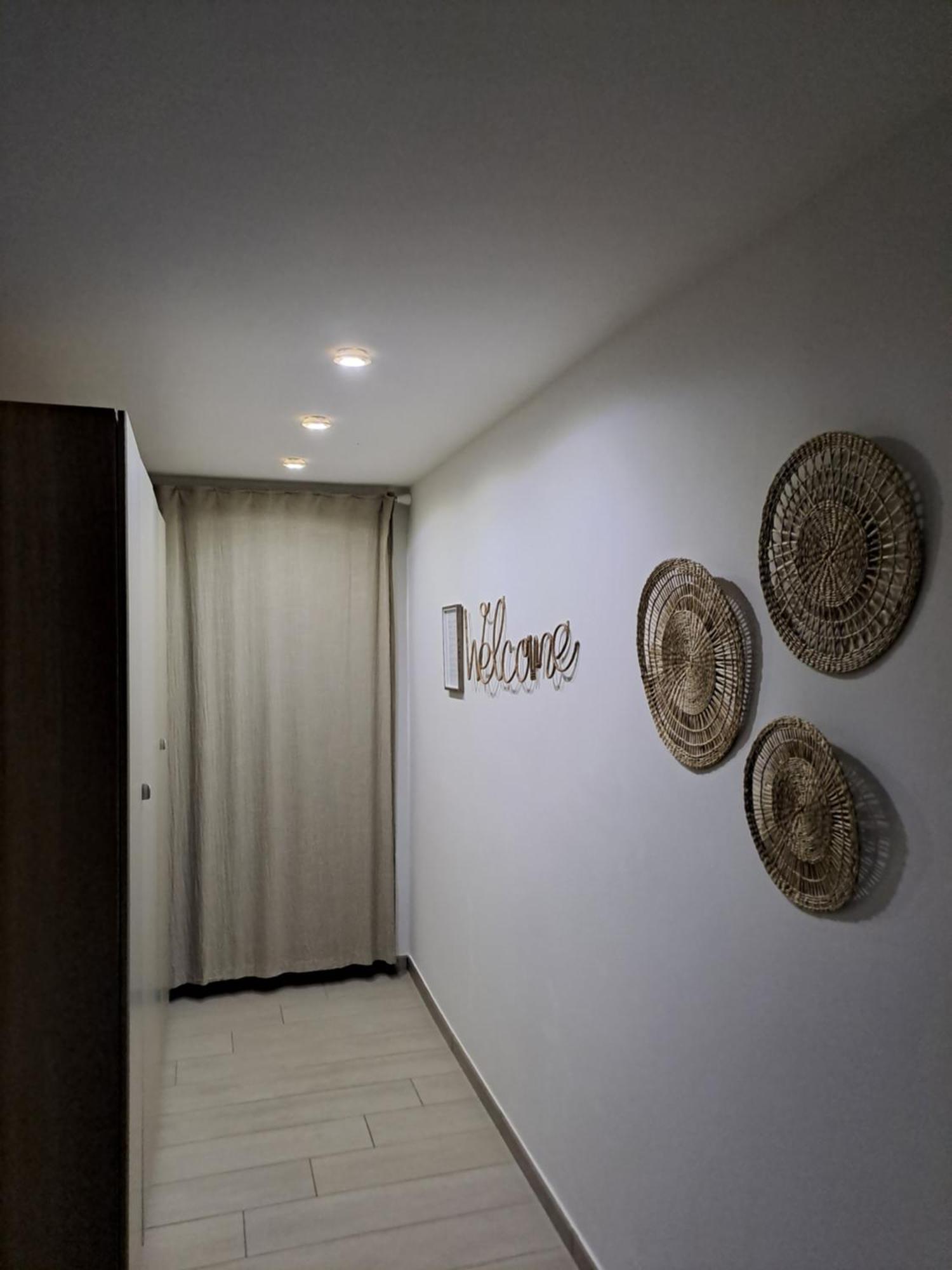 Fiumicino Airport Sunflower Room ภายนอก รูปภาพ