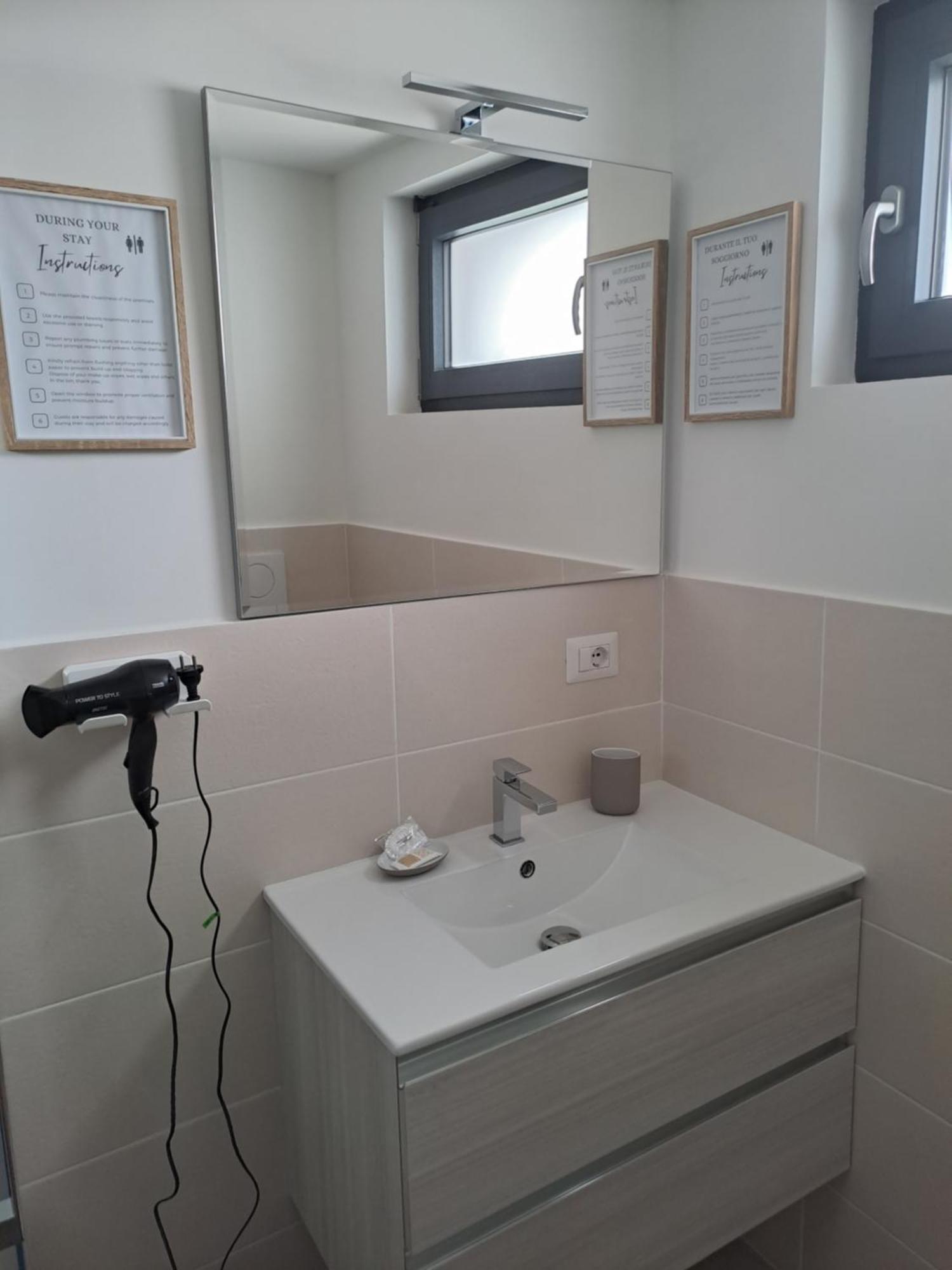 Fiumicino Airport Sunflower Room ภายนอก รูปภาพ